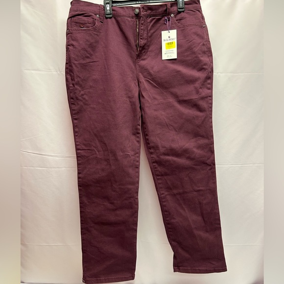 GLORIA VANDERBILT | Stretch Fabric Womens High Rise Regular Fit Jean (Size: 18W) - Picture 5 of 14